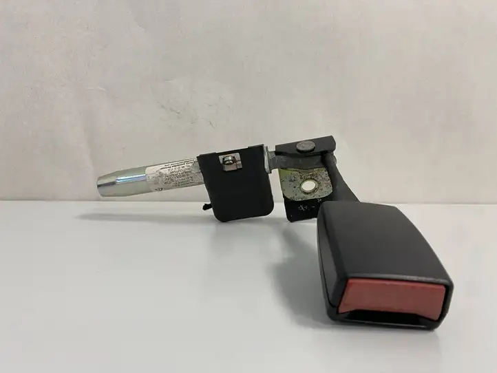 Mercedes-Benz C W203 (2000 - 2007)  2038600769 Замок заднего ремня