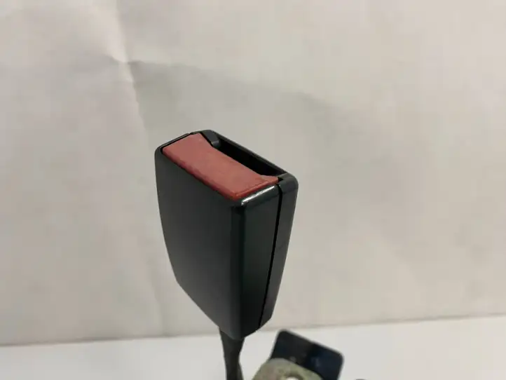 Mercedes-Benz C W203 (2000 - 2007)  2038600769 Замок заднего ремня