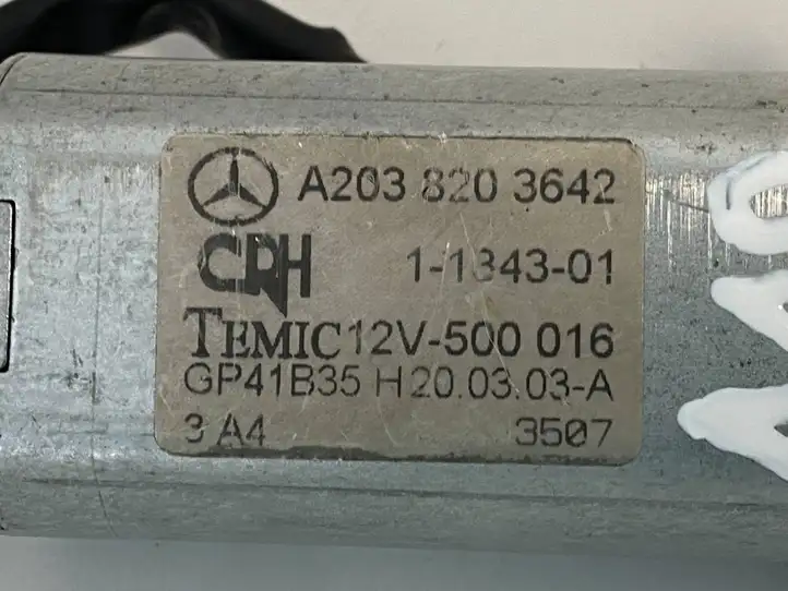 Mercedes-Benz C W203 (2000 - 2007) A2038203642 Электродвигатель сиденья — фото 8