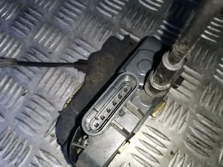 Renault Scenic II - Grand scenic II (2003 - 2006) RA25R01W Замок задней двери — фото 2