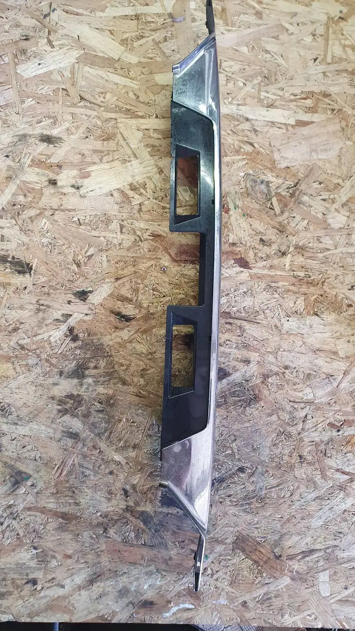 Toyota Previa (XR30, XR40) II (2000 - 2006)  4227797 Задняя oтделка