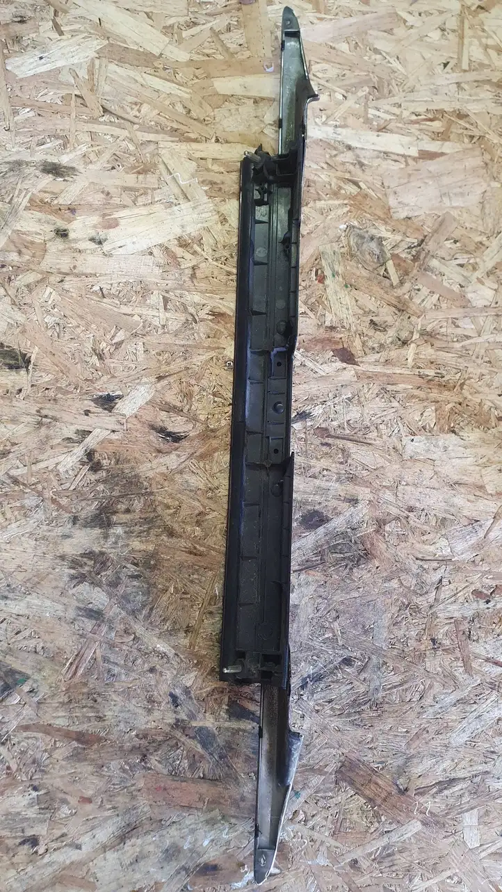 Toyota Previa (XR30, XR40) II (2000 - 2006)  4227797 Задняя oтделка