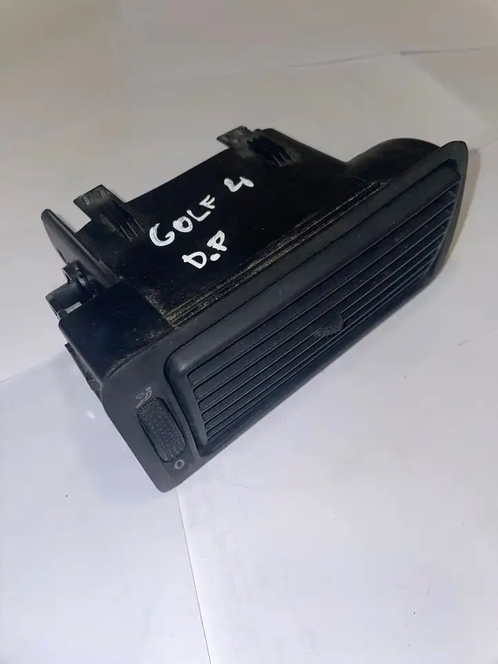 Volkswagen Golf IV (1998 - 2005) 1J1819710C Боковой воздушный дефлектор — фото 2