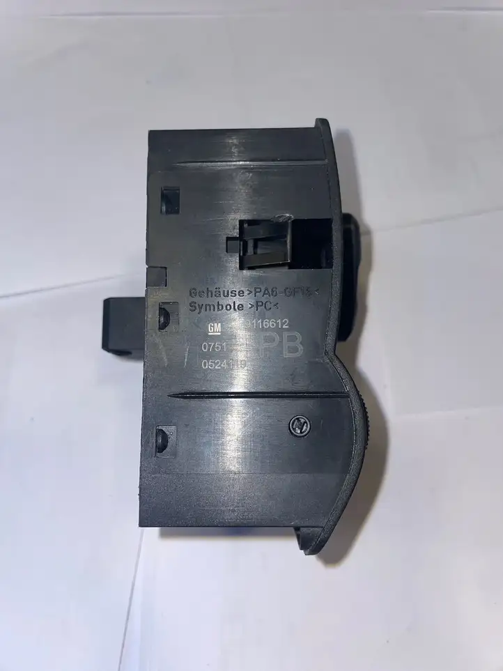 Opel Corsa C (2000 - 2003) 0524119 Включатель аварийных фонарей — фото 3
