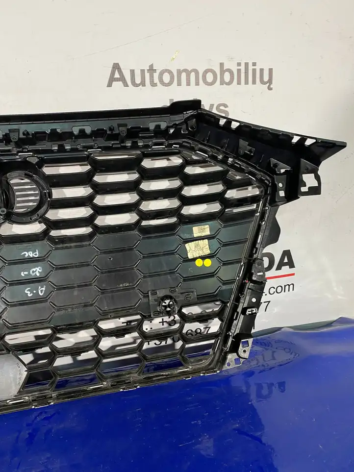 Audi A3/S3 8Y (2020 - ) 8Y0853651B Верхняя решетка радиатора — фото 5