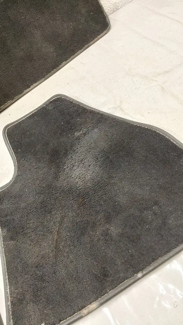 Tesla Model S (2016 - 2021) 104812902b Комплект автомобильных ковриков — фото 3