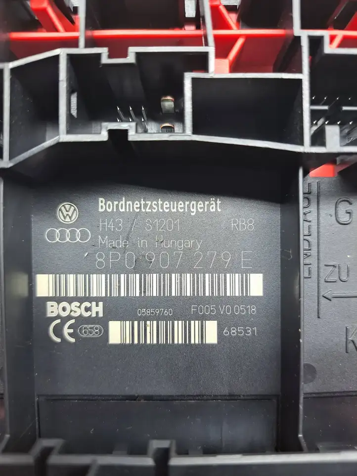 Audi A3/S3 8P (2004 - 2008) 8P0907279E Модуль комфорта — фото 3