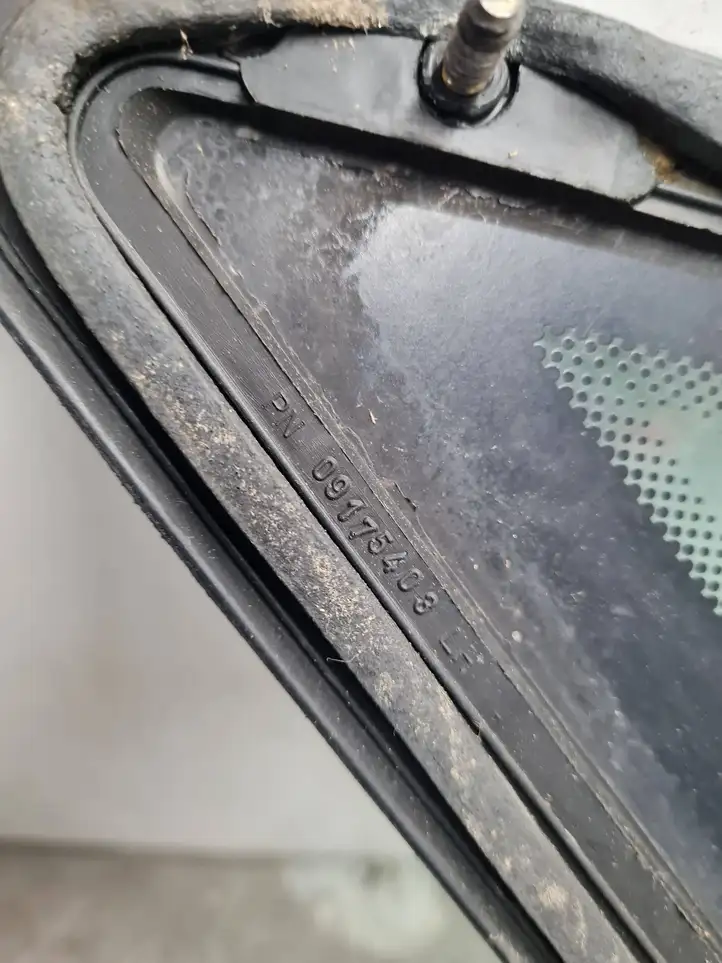 Opel Zafira A (1999 - 2003) E243R007022 Треугольное стекло кузова — фото 4