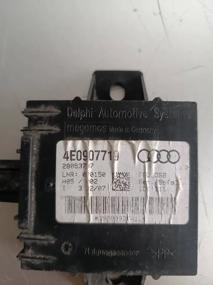 Audi A8 S8 D3 4E (2007 - 2010) 4E0907719 Блок управления сигнализацией — фото 4