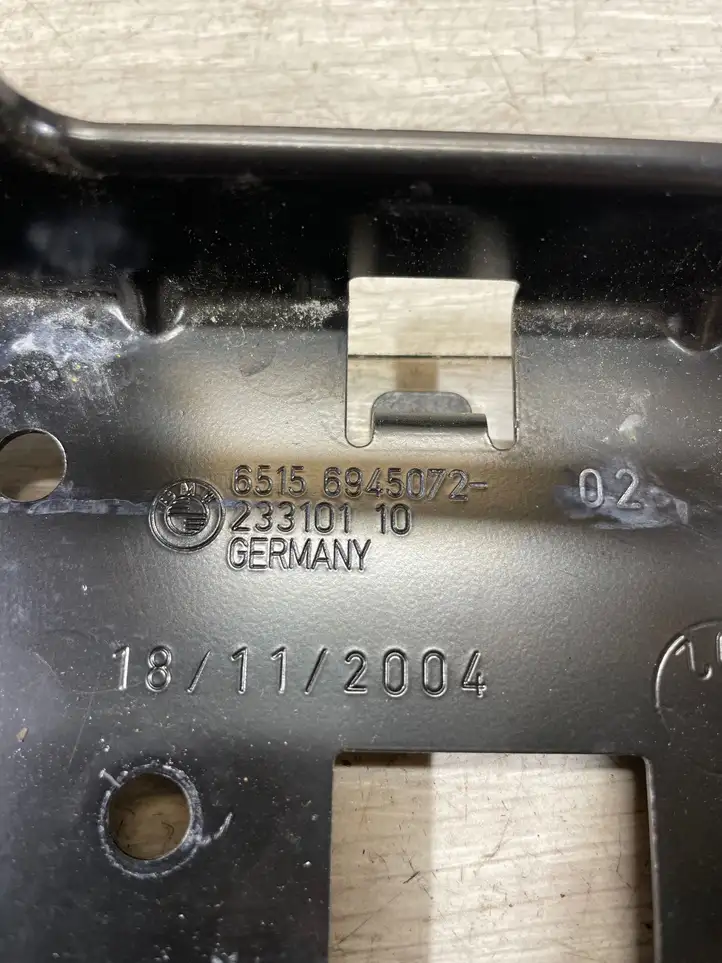 BMW 3 E90 E91 (2005 - 2012) 6945072 Кронштейн усилителя звука — фото 7