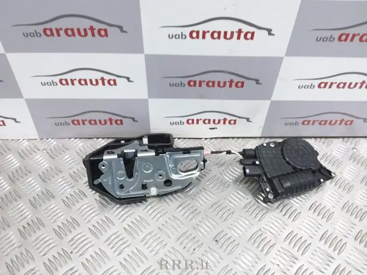 BMW M5 F10 (2011 - 2013) 4153310400 Замок задней двери — фото 1