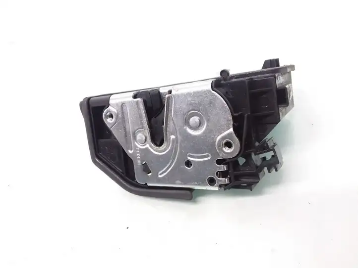 BMW 5 E60 E61 (2004 - 2010) 7229459 Замок задней двери — фото 1