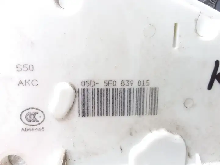 Skoda Rapid (NH) (2012 - 2019) 5E0839015 Замок задней двери — фото 3