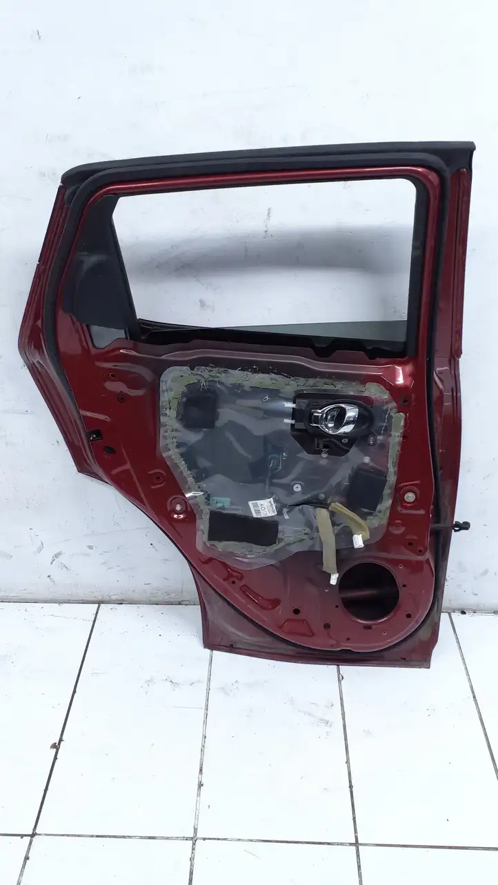 Nissan Juke I F15 (2010 - 2018) Задняя дверь — фото 6