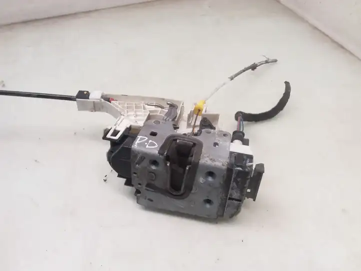 Mercedes-Benz Sprinter W906 (2006 - 2018) A9067201735 Замок ручки двери — фото 1