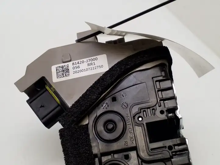 Kia Ceed (2018 - 2021) 81420J7000 Замок задней двери — фото 8