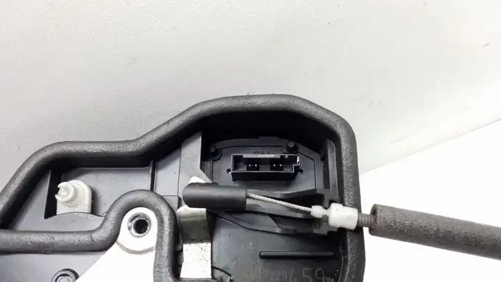 BMW 3 F30 F35 F31 (2012 - 2018) 7229459 Замок задней двери — фото 3