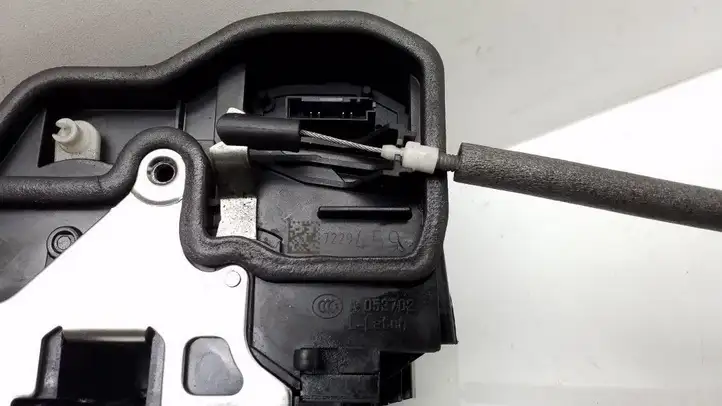 BMW 3 F30 F35 F31 (2012 - 2018) 7229459 Замок задней двери — фото 4