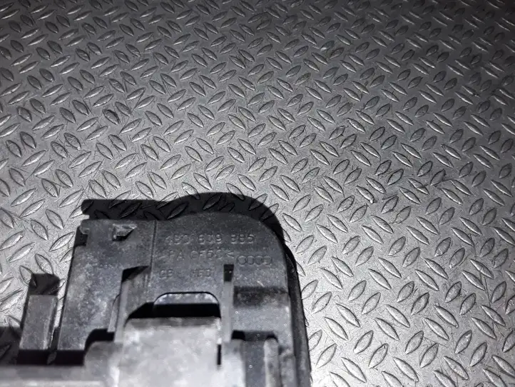 Audi A3/S3 8P (2004 - 2008) 4B0839885 Наружная ручка задней двери — фото 3