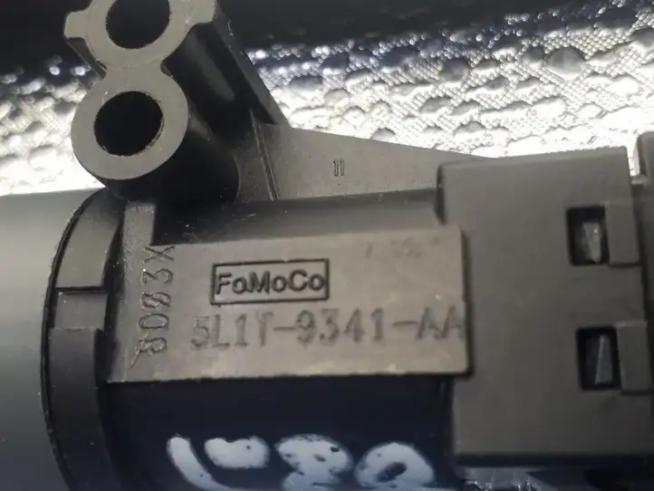 Ford Escape II (2007 - 2012) 5L1T9341AA Система впрыска топлива — фото 4