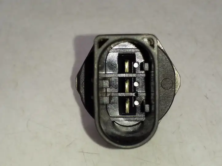 Volkswagen Jetta VI (2011 - 2018) 06J906051F Датчик уровня топлива — фото 4