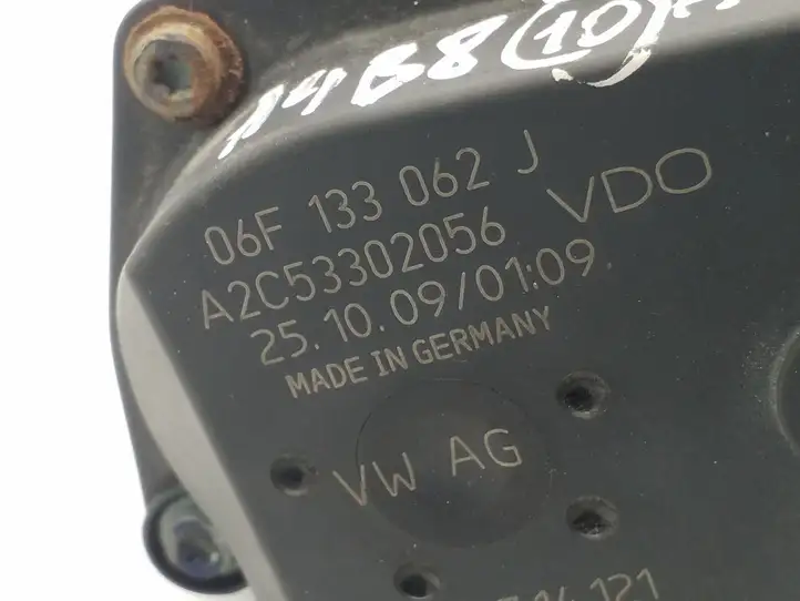 Audi A4 S4 B8 8K (2007 - 2011) 06F133062J Дроссельная заслонка — фото 3