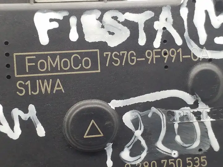 Ford Fiesta (2013 - 2017) 7S7G9F991CA Дроссельная заслонка — фото 3