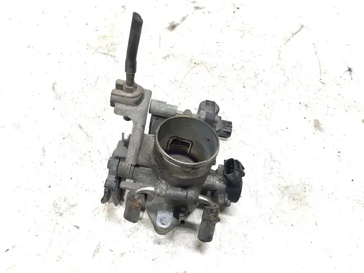 Toyota Avensis Verso (2001 - 2004) 8945233030 Дроссельная заслонка — фото 1