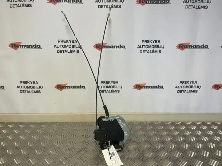 Toyota Prius+ (ZVW40) (2011 - 2018) Замок задней двери — фото 1