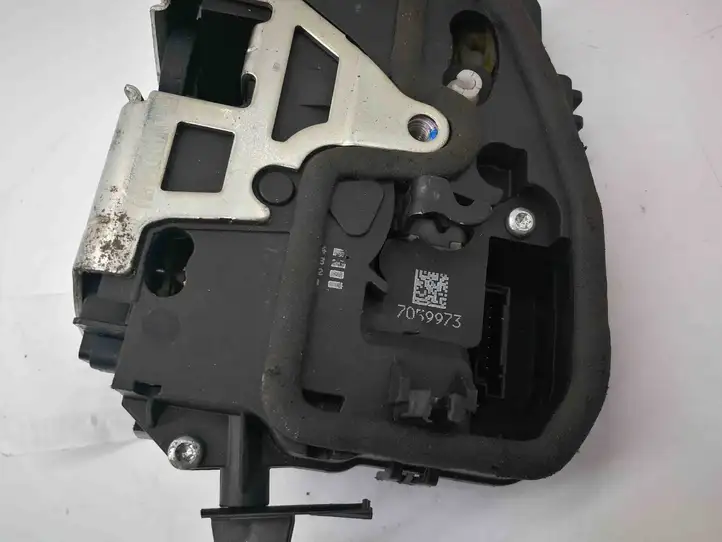 BMW 3 E90 E91 (2005 - 2012) 7059973 Замок ручки двери — фото 2
