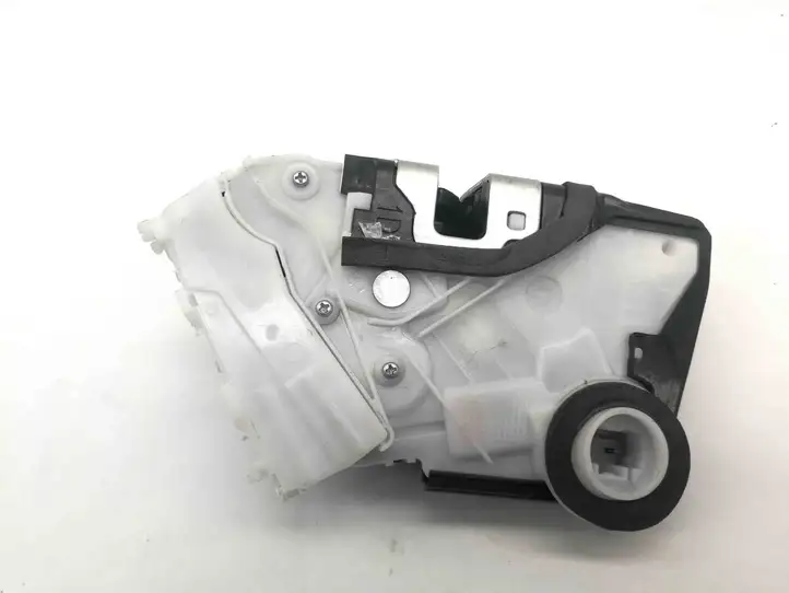 Toyota Prius (XW30) (2009 - 2015) Замок ручки двери — фото 7