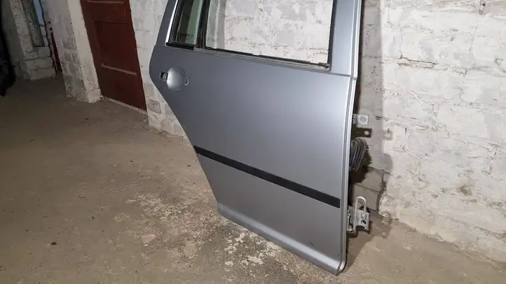 Volkswagen Golf IV (1998 - 2005) LA7W Задняя дверь — фото 3
