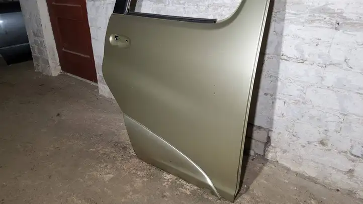 Toyota Yaris Verso (1999 - 2005) Задняя дверь — фото 3
