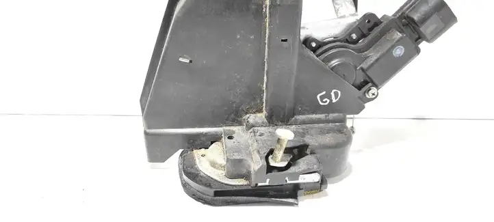 Toyota Corolla E120 E130 (2004 - 2007) Замок задней двери — фото 5