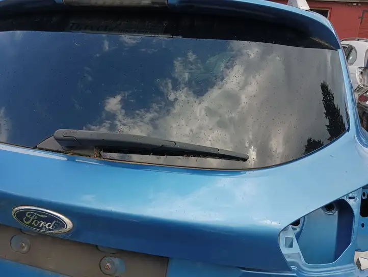 Ford Kuga I (2008 - 2012) Открывающееся стекло крышки багажника — фото 4
