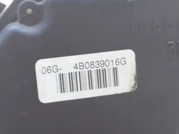 Audi A6 S6 C5 4B (2001 - 2004) 4B0839016G Замок задней двери — фото 6