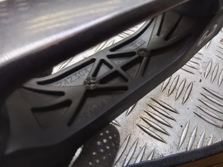 Toyota Avensis T250 (2006 - 2009)  242304 Наружная ручка