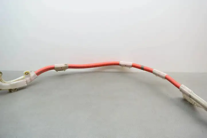 Toyota Prius (XW30) (2009 - 2015) 8216447080K Плюсовой провод аккумулятора — фото 10