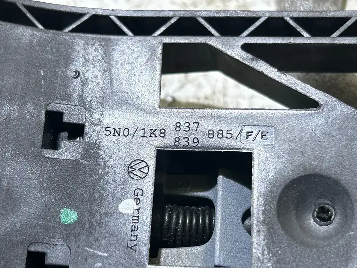 Volkswagen Polo V 6R (2009 - 2015) 1K8837885 Наружная ручка двери — фото 3