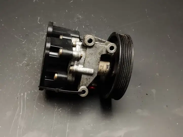 Mercedes-Benz Sprinter W901 W902 W903 W904 (1995 - 2007) 0024667501 Насос ГУР — фото 2