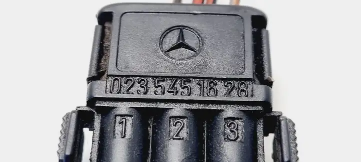 Mercedes-Benz A W176 (2012 - 2018) 0235451628 Прочая электропроводка — фото 2