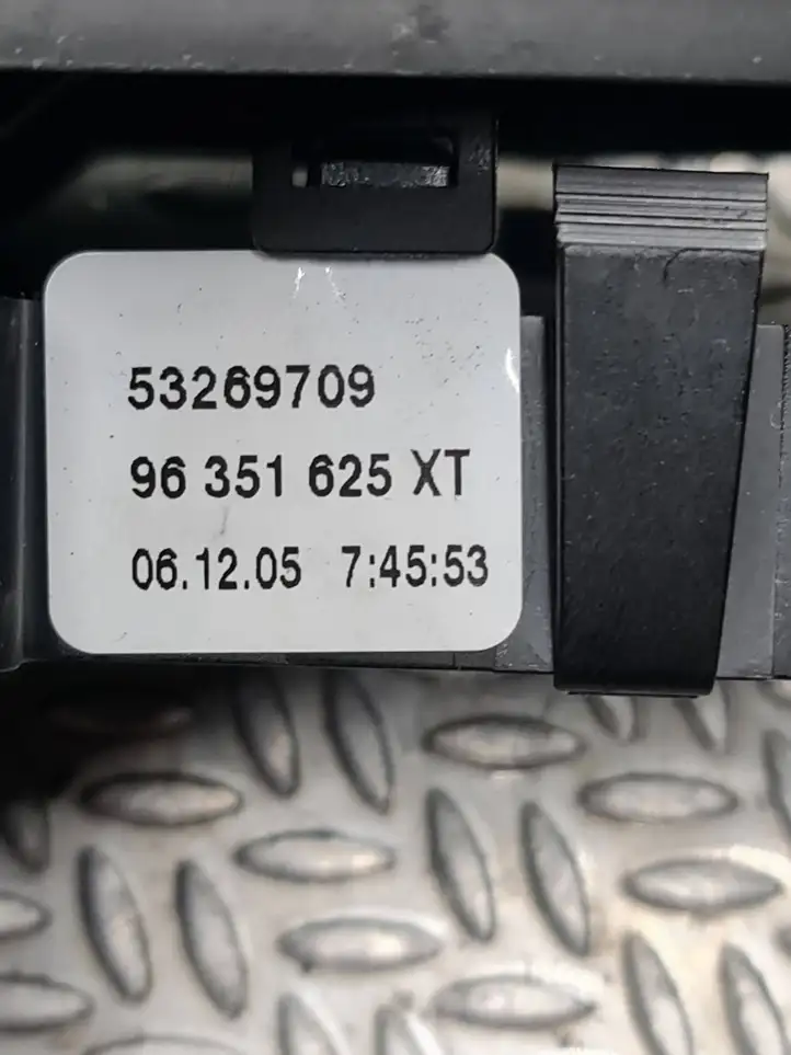 Peugeot 307 (2005 - 2008) 96351625XT Блок кнопок стеклоподъемников — фото 6