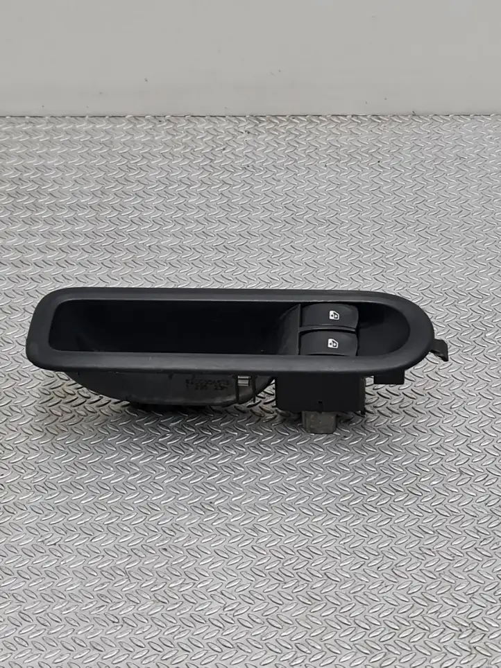 Renault Twingo II (2007 - 2014) 8200356513 Кнопка стеклоподъемников — фото 1