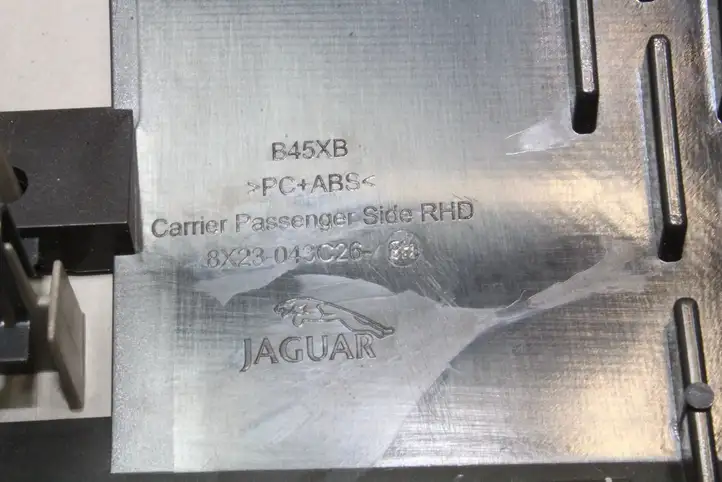 Jaguar XF X250 (2007 - 2015) 8X23014A22BH Воздушная решетка панели — фото 5