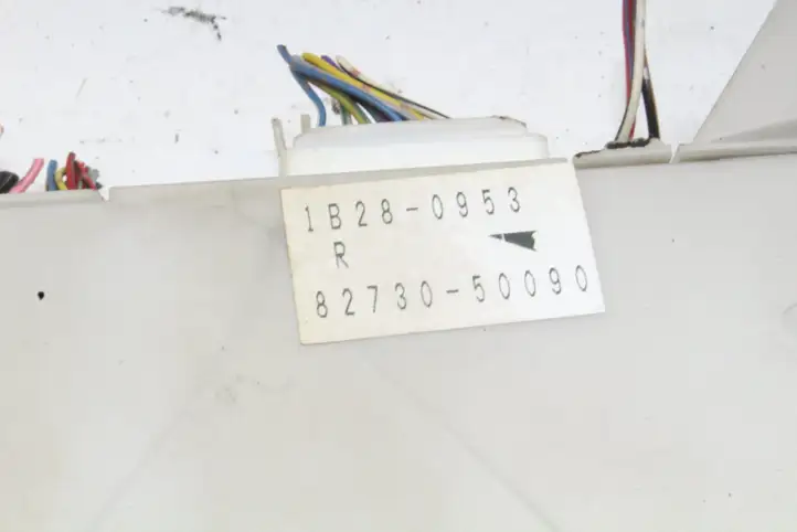 Lexus LS 430 (2000 - 2003) 8273050090 Блок предохранителей (комплект) — фото 3