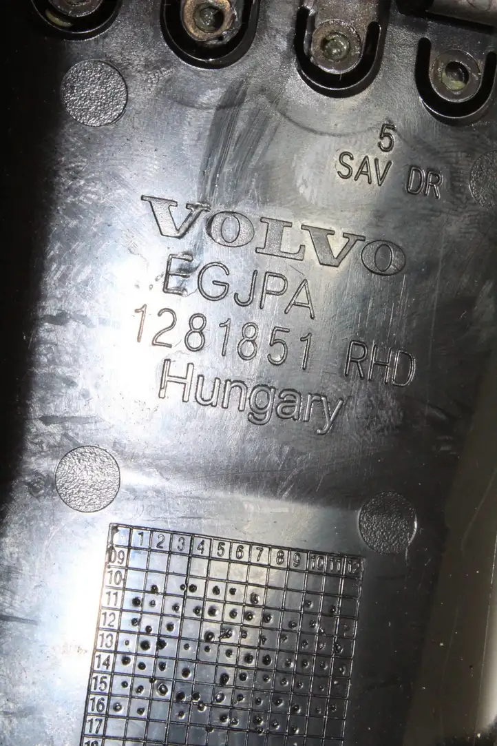 Volvo S60 (2013 - 2018) 1281851 Воздушная решетка панели — фото 4