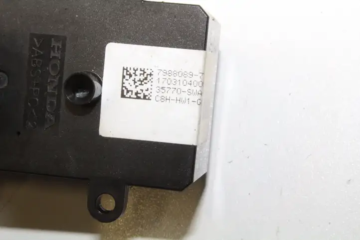 Honda CR-V (2009 - 2012) 35770SWAG010M2 Кнопка стеклоподъемников — фото 3