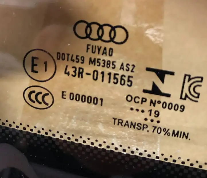 Audi A4 S4 B9 (2015 - 2019) 8W5845297F Заднее боковое стекло — фото 2