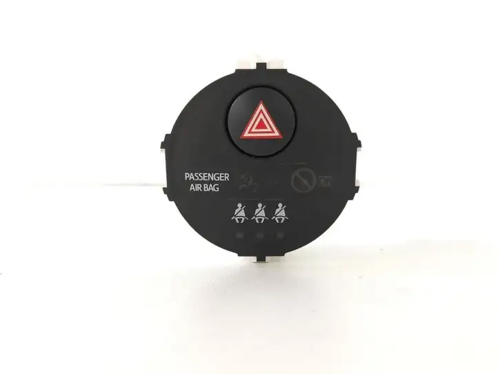 Toyota Yaris (2012 - 2014) 83950-0D050 Включатель аварийных фонарей — фото 1