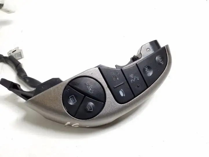 Toyota Prius (XW20) (2003 - 2009) Кнопки на рулевом колесе — фото 5
